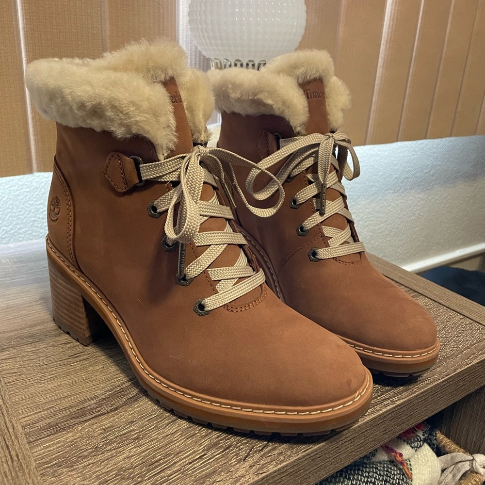 Timberland Kinsley boots with fur trim